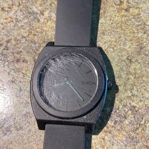 Men’s Nixon TimeTeller Polycarbonate watch - Picture 1 of 3